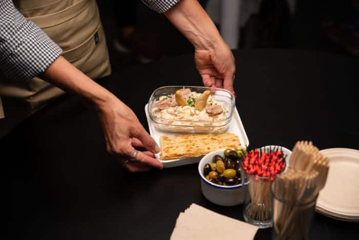 El MACBA café es una Cafetería - vermutería ideal para cualquier momento del día