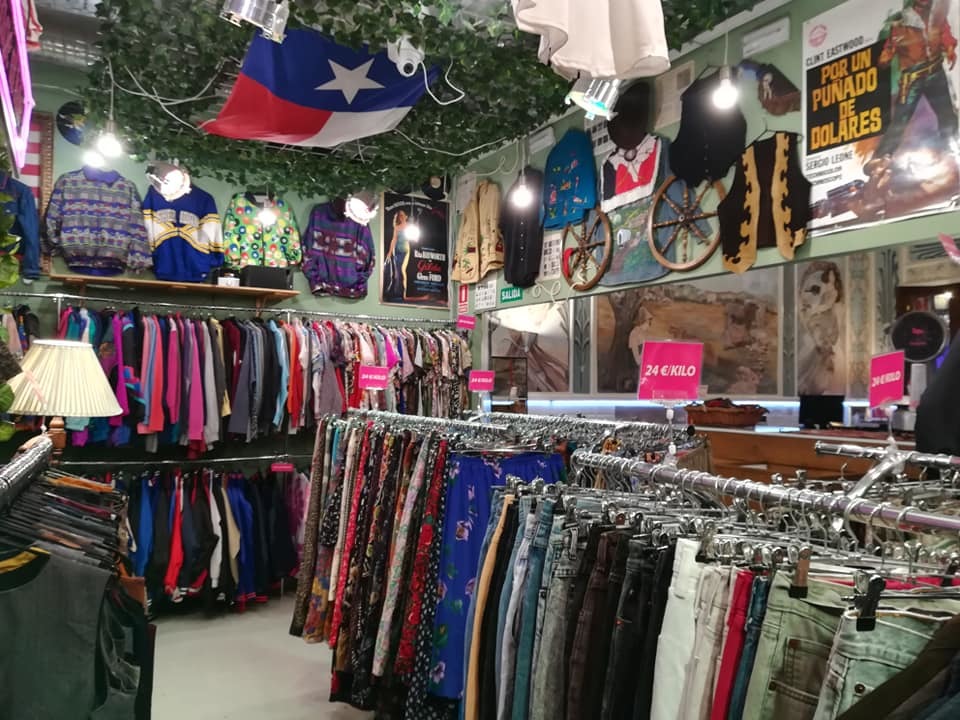 Color de malva Saco Dedicar 6 tiendas vintage y 1 mercado • Un buen día en Barcelona