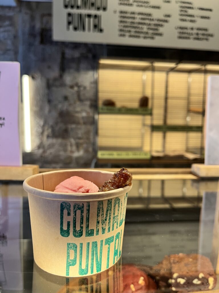 Colmado Puntal. Chucho a la brasa con helado